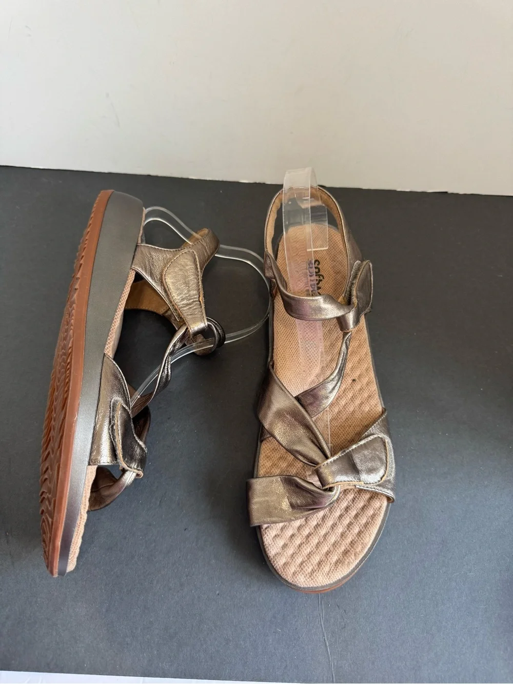 SoftWalk women's Del Rey leather sandals. Size 11M